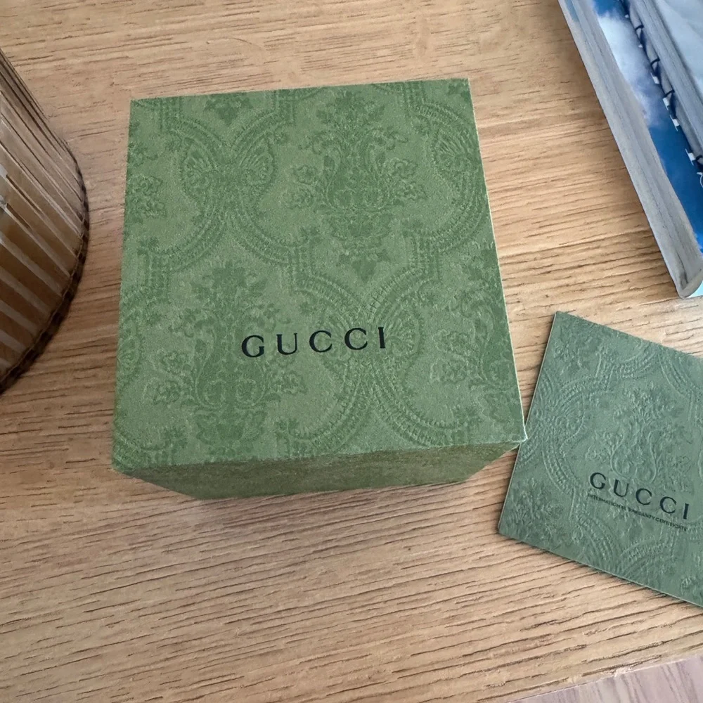 Gucci Men's Watch with Black Dial and Red-Striped Strap - Picture 4 of 5